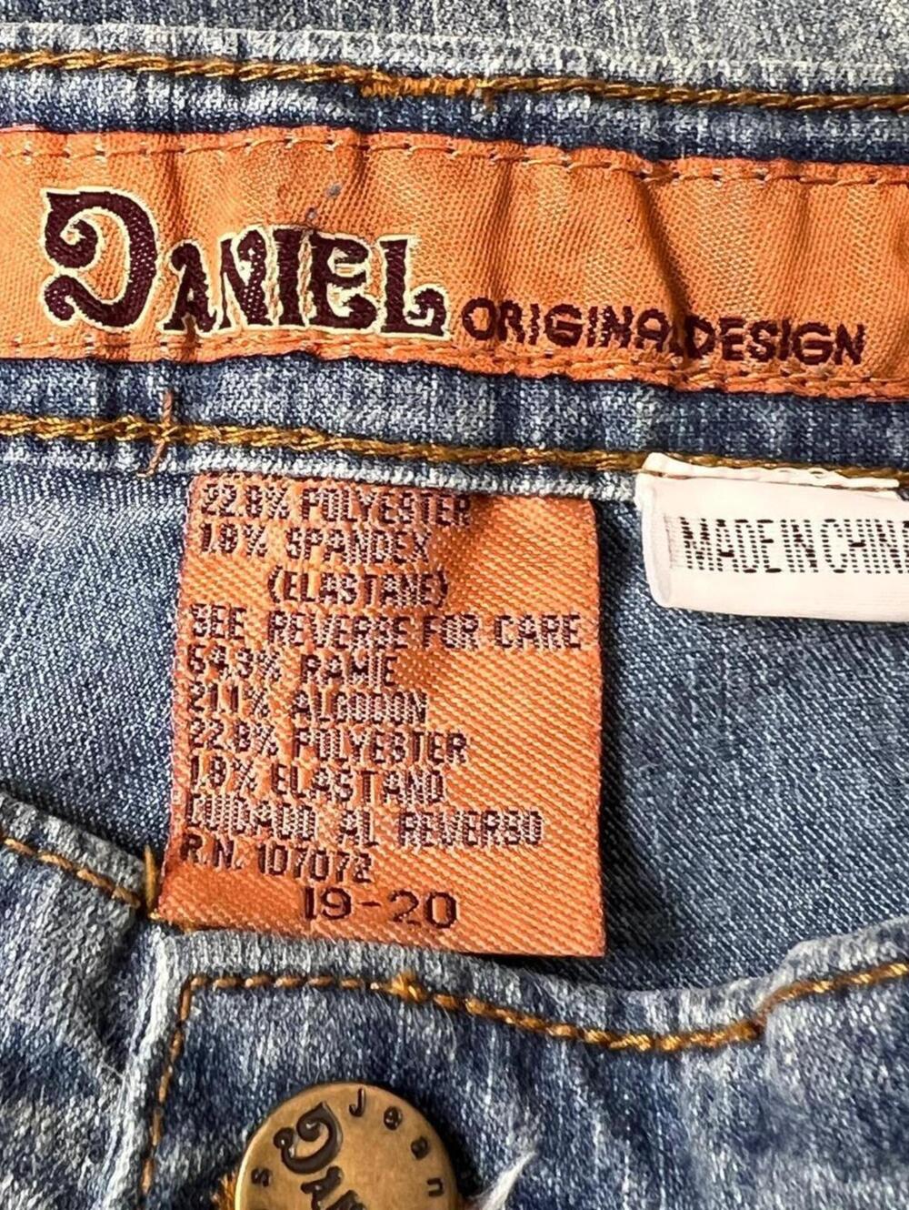 Y2K Embroidered Wide Leg Jeans - Picture 8 of 8